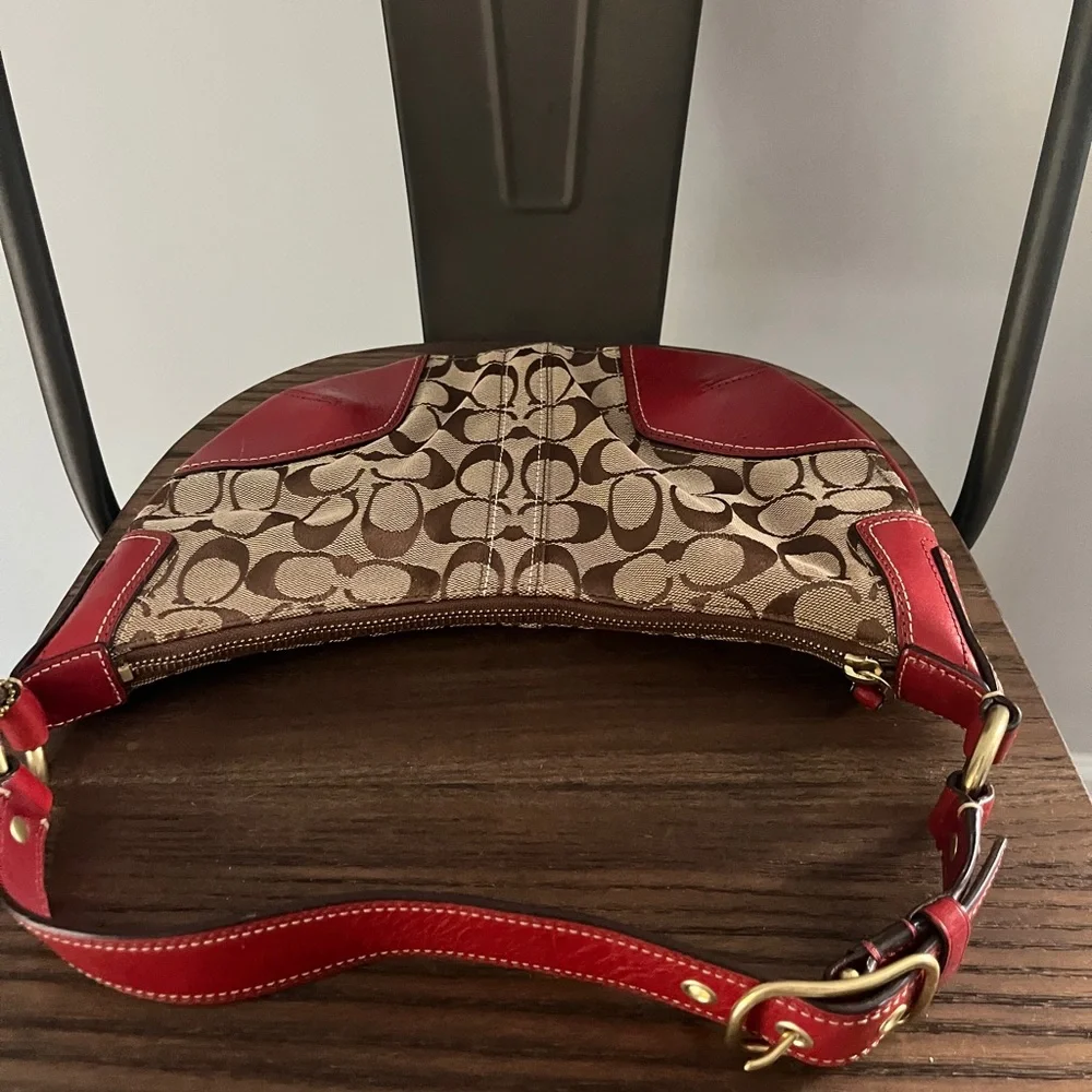 Coach purse - Picture 3 of 9